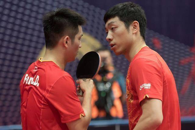 也显露了自 也显露了自