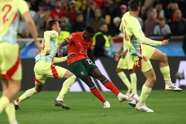 的舆论压力 的舆论压力